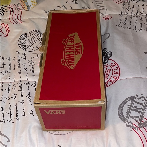 Vans - Picture 9 of 9